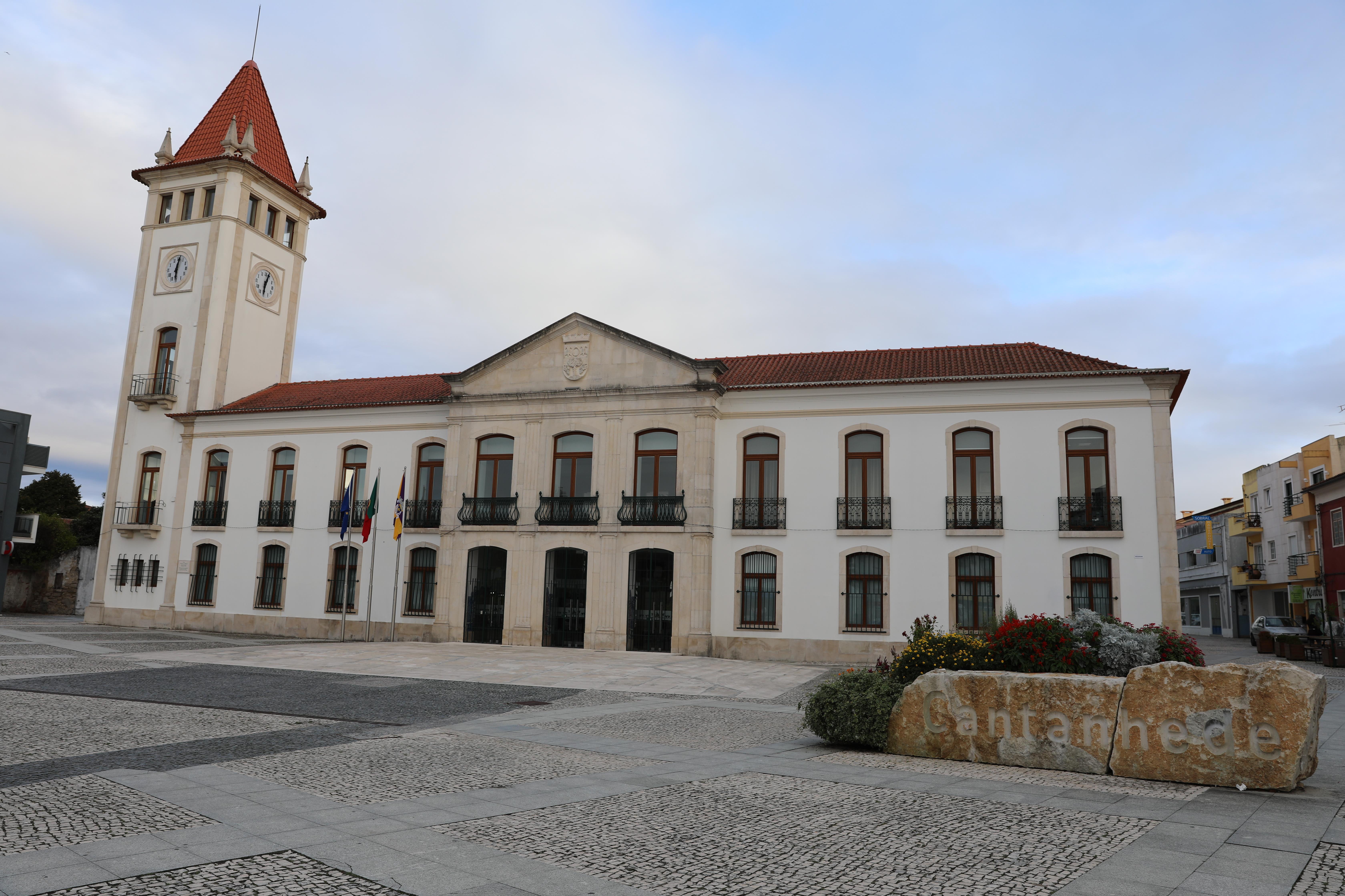 Câmara e Assembleia Municipal aprovam votos de pesar pelo falecimento de Paulo Oliveira