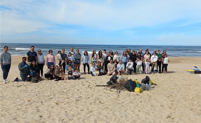 INOVA-EM apoia ação de limpeza no areal da Praia da Tocha