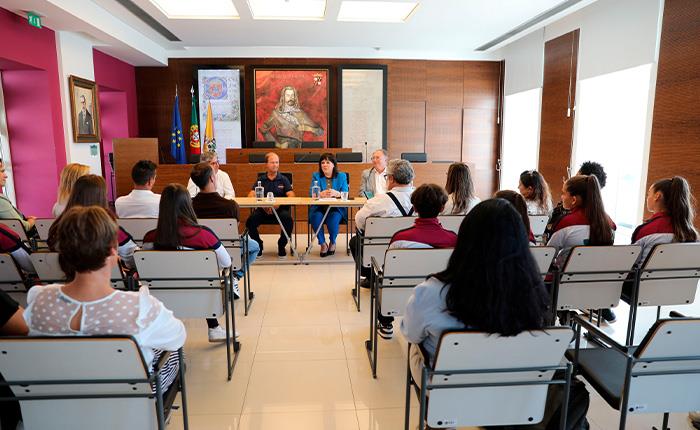 Executivo Municipal recebeu ginastas que vão ao Campeonato do Mundo