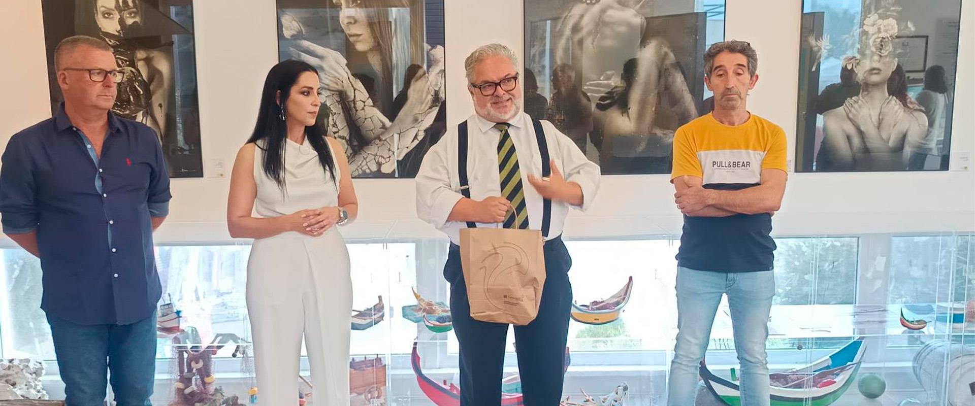 Exposição de pintura patente no CIAX da Praia da Tocha até dia 24 de agosto