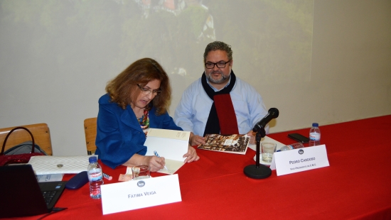 Maria de Fátima Veiga apresenta “Sintra” na Biblioteca Municipal