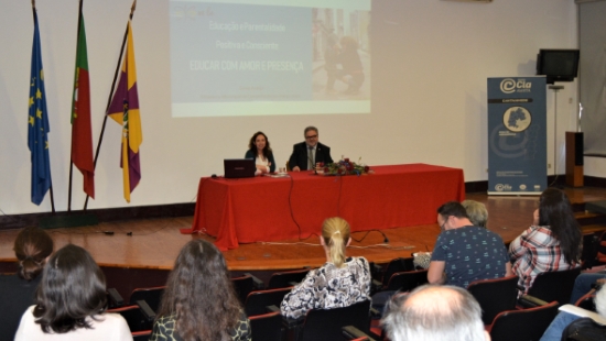 Palestra “Educar com Amor e Presença: Educação e Parentalidade Positiva e Consciente” decorreu em Cantanhede