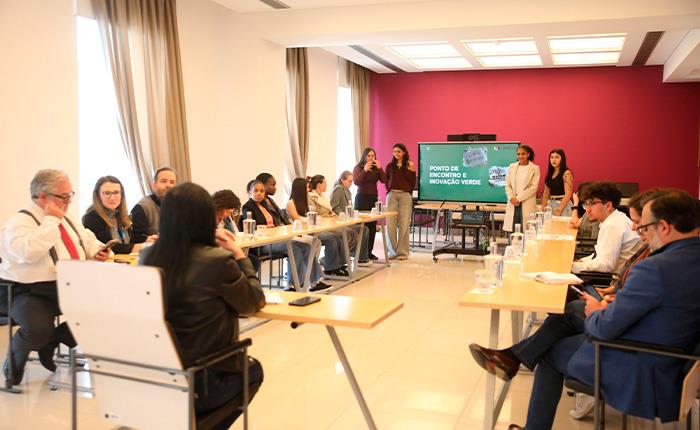 Alunos da ETPC apresentam projeto de espaço verde e convívio à Câmara Municipal